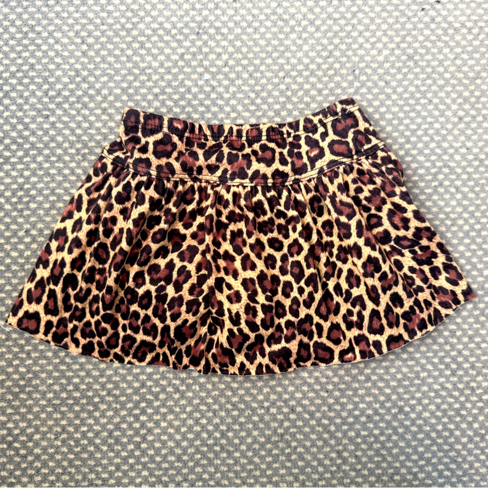 Random Hearts Leopard Print Skort